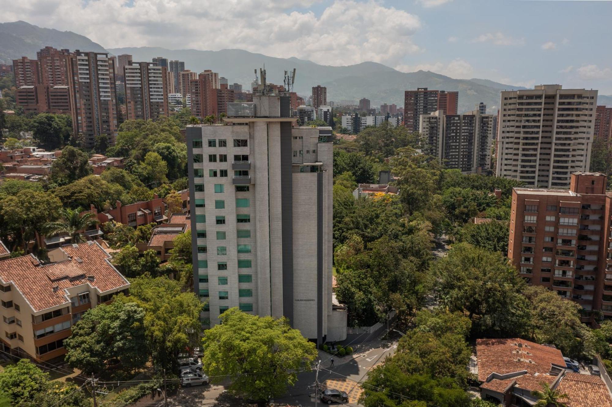 Apartamentos Poblado Alejandría by HOUSY HOST Medellín Exterior foto